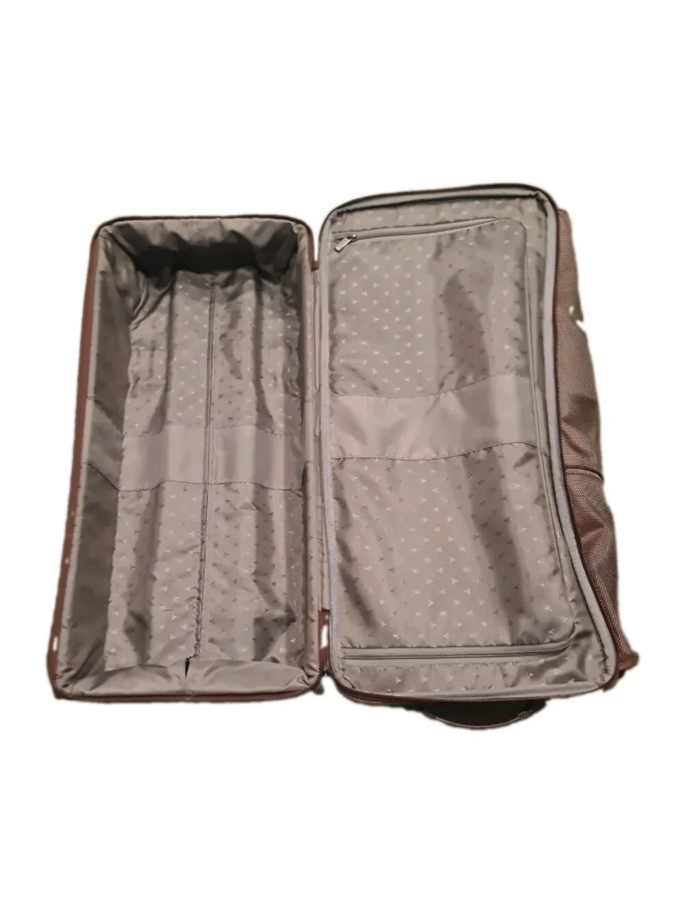 TUMI Alpha Gen 4 22041CH4 30” Large Rolling Split Wheel Duffel Shimmering Brown